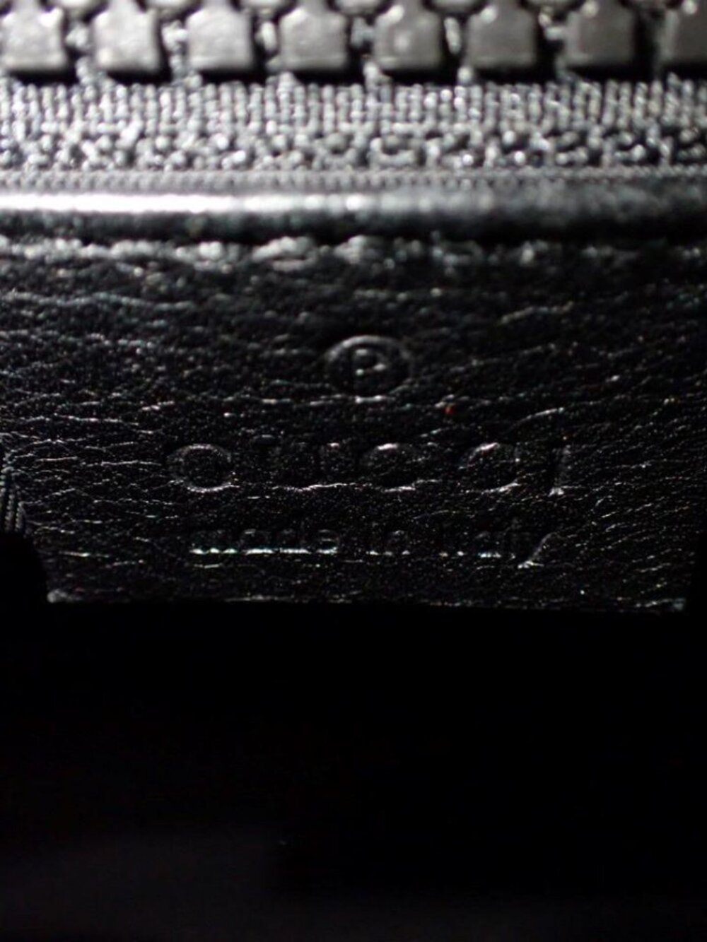 Gucci White Canvas Shoulder Bag with Green and Black Stripe - Picture 13 of 13